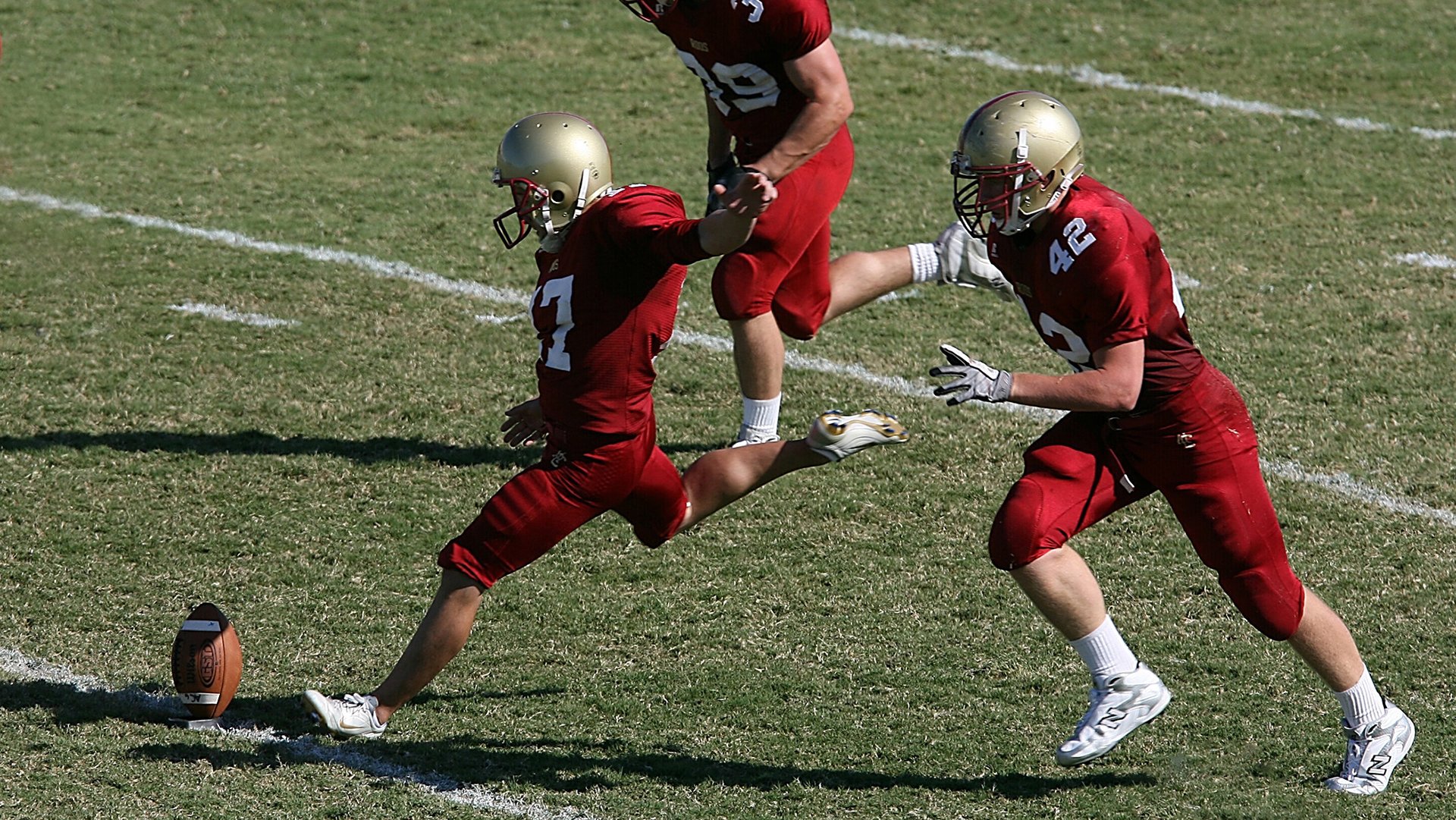 国家队训练营设置激励机制提升球员内部竞争力，国家队训练模式